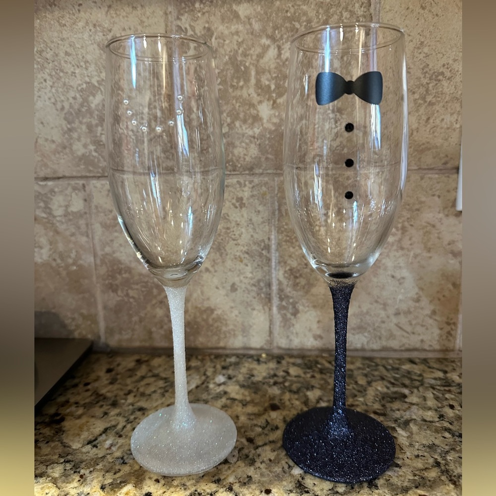 Bride & Groom Champagne Flutes